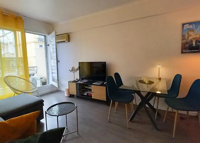 شقة Palais Carnot With Balcony And A C كان